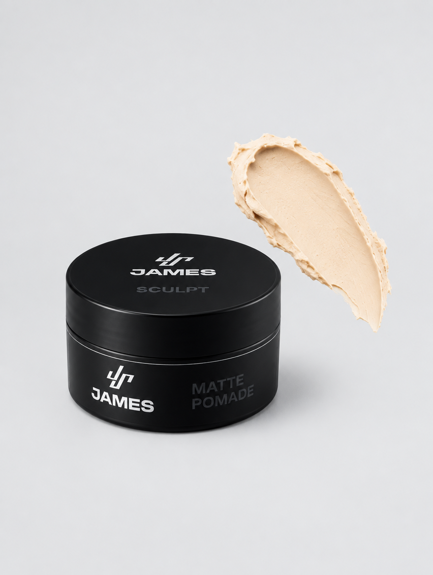 Potje Crafd Sculpt matte pomade met een veeg product ernaast
